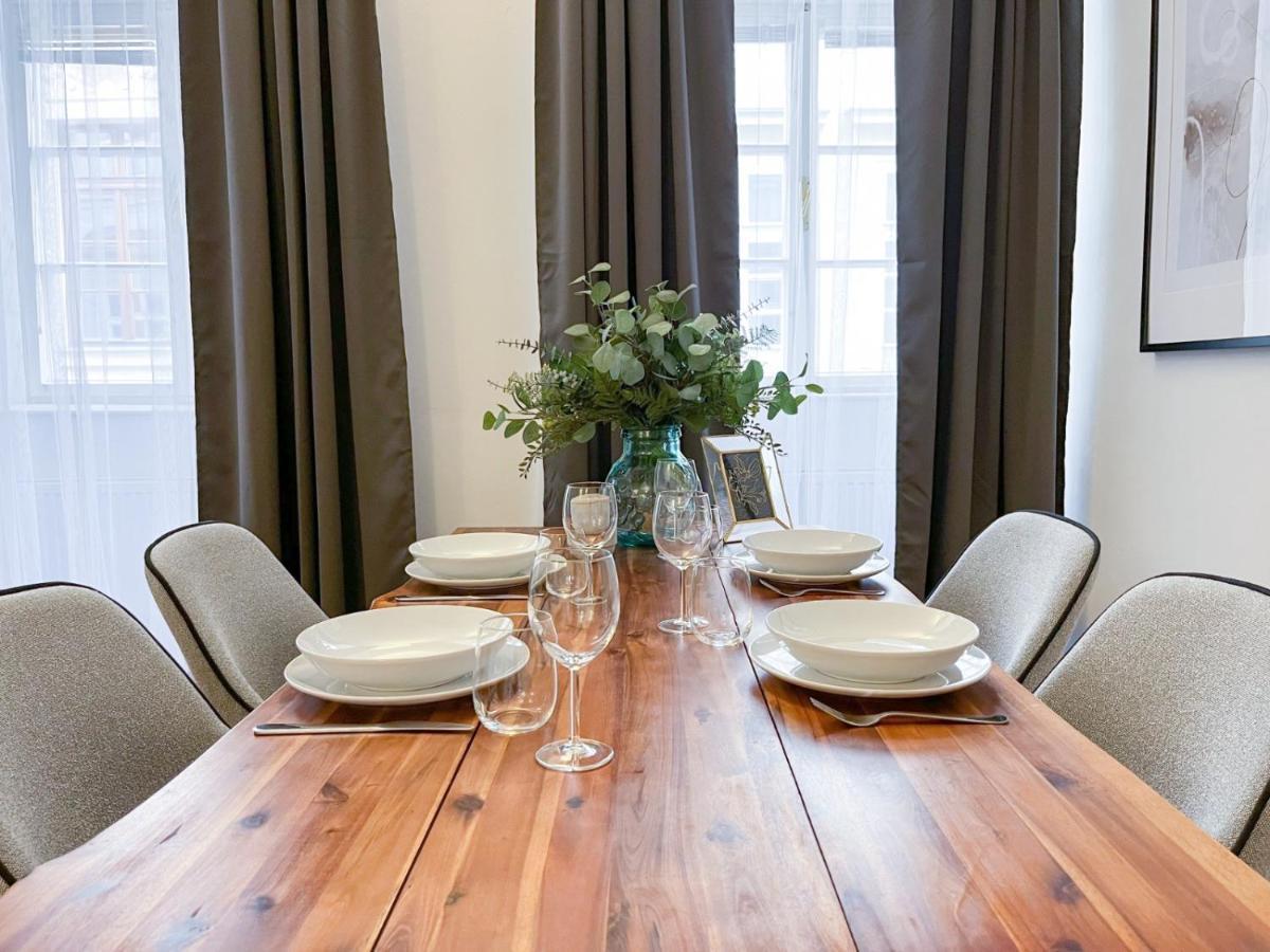 Best Price & Location - Historic Square Residency Prag Exteriör bild