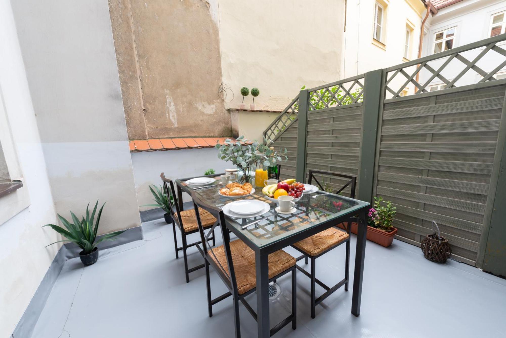 Best Price & Location - Historic Square Residency Prag Exteriör bild